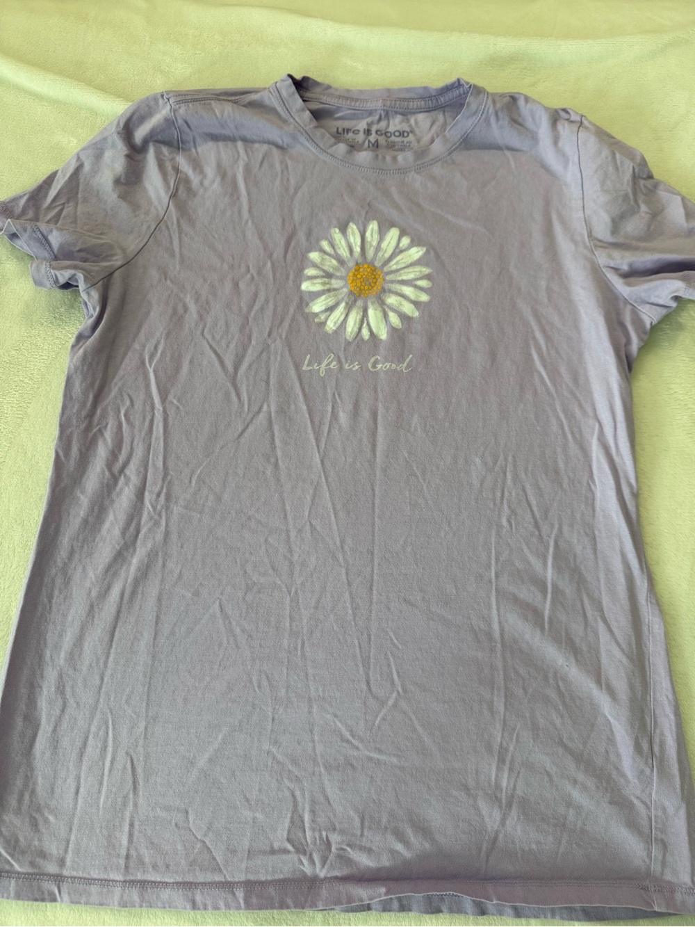 Life is Good Women’s M lavender top white daisy